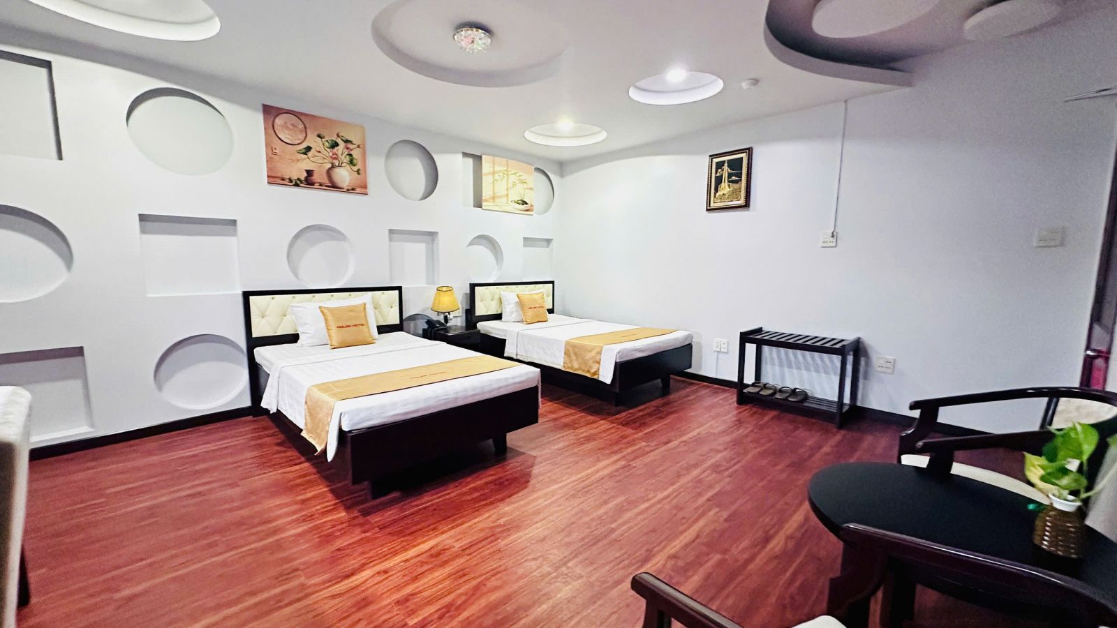 Phòng deluxe 2 giường đơn lớn cho 2 người - khách sạn tại Long Xuyên